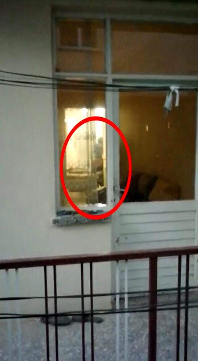 Acımasız baba, engelli çocuğunu sandalyeyle darp etti