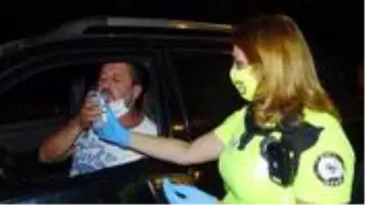 Emniyet, 'Alkolmetreden korona bulaşır' tezini çürüttü! İşte cihazın iki müthiş özelliği Emniyet, 'Alkolmetreden korona bulaşır' tezini çürüttü! İşte cihazın iki müthiş özelliği