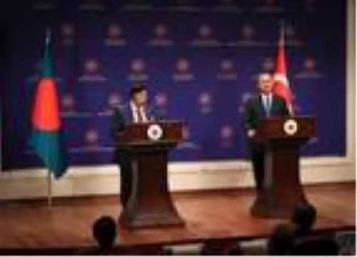 Bakan Çavuşoğlu: Suriyeli kardeşlerimize yardım elimizi uzattıkça, teröristler rahatsız oluyor