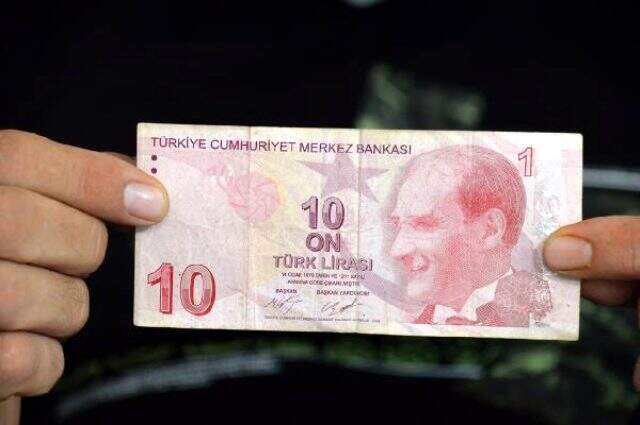 Bingöllü esnaf, hatalı basım 10 TL'yi 70 bin TL'ye satışa çıkardı
