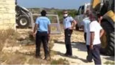 Çeşme'de sit alanına inşa edilen taş bina yıkıldı