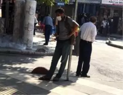 Evde olması gereken korona hastası, kent meydanında gezerken yakalandı Evde olması gereken korona hastası, kent meydanında gezerken yakalandı
