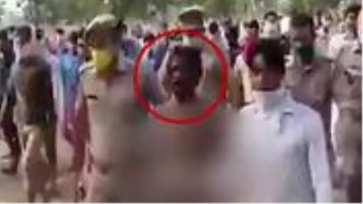 Hırsızlık için girdiği tapınaktaki papazları öldüren şahıs, çıplak halde yürürken yakalandı