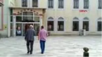 Şizofreni hastası genç, camiye girip ortalığı birbirine kattı! O anlar kamerada Şizofreni hastası genç, camiye girip ortalığı birbirine kattı! O anlar kamerada