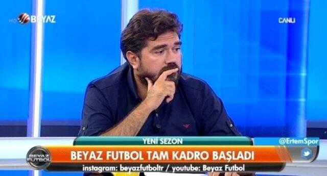 Rasim Ozan Kütahyalı'nın Beyaz Futbol'a geri dönmesi sonrası Boşnaklar, kanalın önünde protesto düzenledi Rasim Ozan Kütahyalı'nın Beyaz Futbol'a geri dönmesi sonrası Boşnaklar, kanalın önünde protesto düzenledi