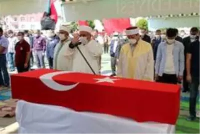 Şehit Astsubay Sinan Aktay evlilik yıl dönümünde son yolculuğuna uğurlandı Şehit Astsubay Sinan Aktay evlilik yıl dönümünde son yolculuğuna uğurlandı