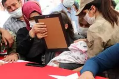 Şehit Astsubay Sinan Aktay evlilik yıl dönümünde son yolculuğuna uğurlandı Şehit Astsubay Sinan Aktay evlilik yıl dönümünde son yolculuğuna uğurlandı