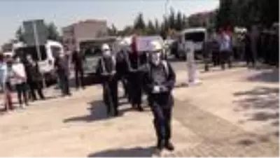 Şehit Astsubay Sinan Aktay evlilik yıl dönümünde son yolculuğuna uğurlandı Şehit Astsubay Sinan Aktay evlilik yıl dönümünde son yolculuğuna uğurlandı