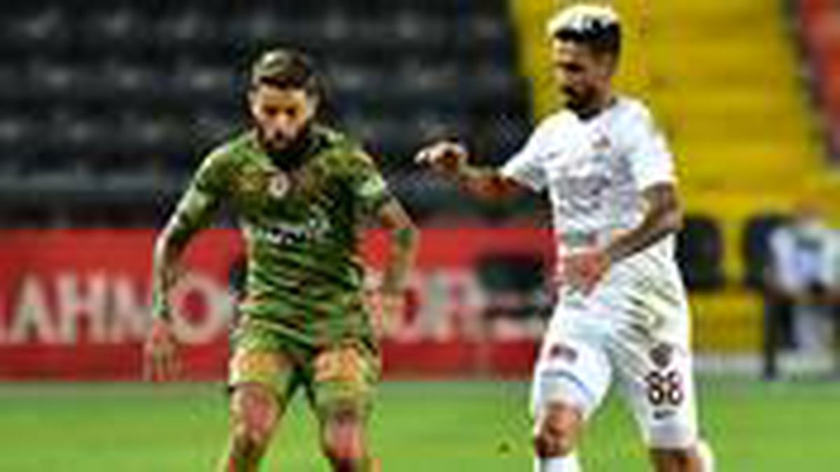 Son Dakika: Medipol Başakşehir, deplasmanda Hatayspor'a 2-0 mağlup oldu
