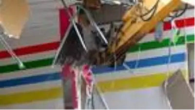 Sosyal mesafeyi unutup, yıkımı izlediler Sosyal mesafeyi unutup, yıkımı izlediler