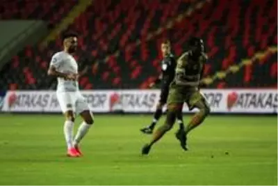 Süper Lig: Hatayspor: 1 Başakşehir: 0 (İlk yarı)