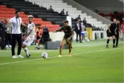 Süper Lig: Hatayspor: 1 Başakşehir: 0 (İlk yarı)
