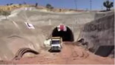 Terör örgütünün engellemelerine rağmen Eruh-Fındık Yolu ve Tünel Projesi sürüyor