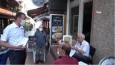 Tüm ısrarlara rağmen maske takmamak için polise direnen kişiye 900 TL ceza Tüm ısrarlara rağmen maske takmamak için polise direnen kişiye 900 TL ceza