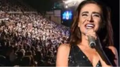 Binlerce kişinin akın ettiği Yıldız Tilbe konserinde sosyal mesafe kuralı hiçe sayıldı Binlerce kişinin akın ettiği Yıldız Tilbe konserinde sosyal mesafe kuralı hiçe sayıldı