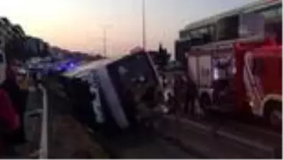 Yolcu otobüsü devrildi: 11 yaralı Yolcu otobüsü devrildi: 11 yaralı