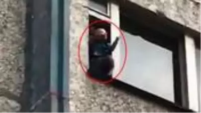Alkollü dede, torununu 5. kattan atmaya kalktı Alkollü dede, torununu 5. kattan atmaya kalktı