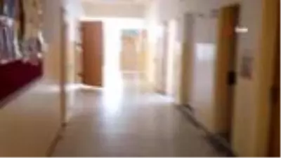 Artvin'de öğretmenler pandemi kurallarına uyulması için klip çekti Artvin'de öğretmenler pandemi kurallarına uyulması için klip çekti