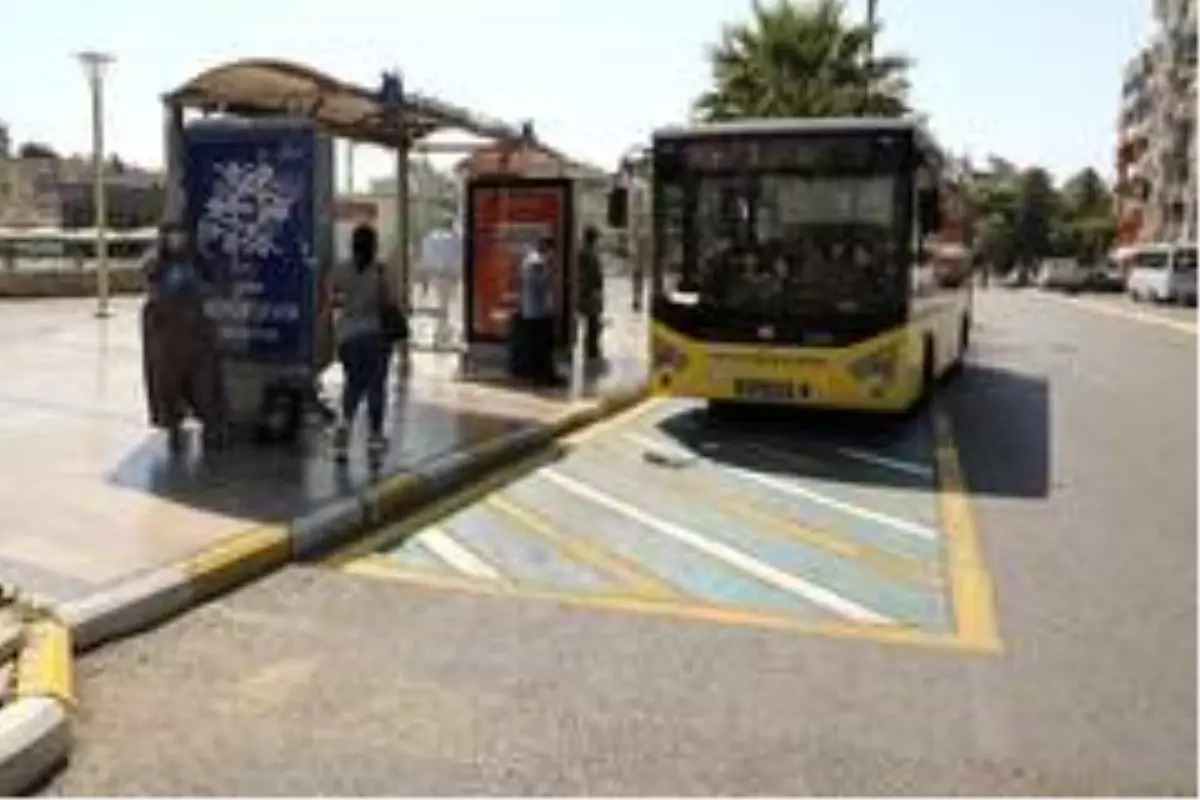 Aydın Büyükşehir Belediyesi, sürücülerin dikkatini uyarı işaretlerine çekti