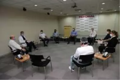 Bakan Ersoy: 'Muhittin Böcek için şu anda çok riskli bir durum yok' Bakan Ersoy: 'Muhittin Böcek için şu anda çok riskli bir durum yok'