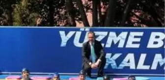 Yenimahalle: Son dakika haberi! Bakan Kasapoğlu: 'Amacımız isteyen herkese yüzme öğretmek' Yenimahalle: Son dakika haberi! Bakan Kasapoğlu: 'Amacımız isteyen herkese yüzme öğretmek'