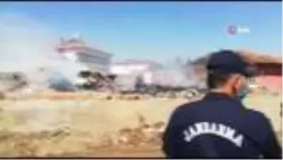 Bayat'ta çıkan yangında ev, samanlık ve ahır küle döndü Bayat'ta çıkan yangında ev, samanlık ve ahır küle döndü