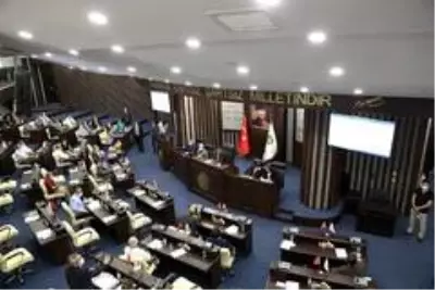 Belediye Meclisi'nde koronadan ölen İrfan Kaya anıldı Belediye Meclisi'nde koronadan ölen İrfan Kaya anıldı