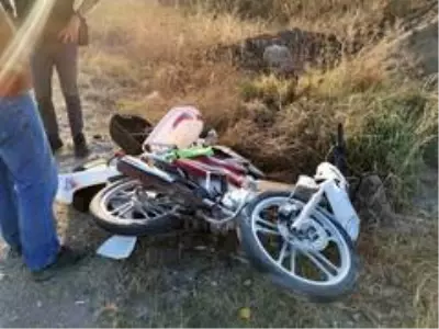 Bolu'da feci kaza kamerada...Metrelerce uçup yere düşen motosiklet sürücüsü ağır yaralandı Bolu'da feci kaza kamerada...Metrelerce uçup yere düşen motosiklet sürücüsü ağır yaralandı