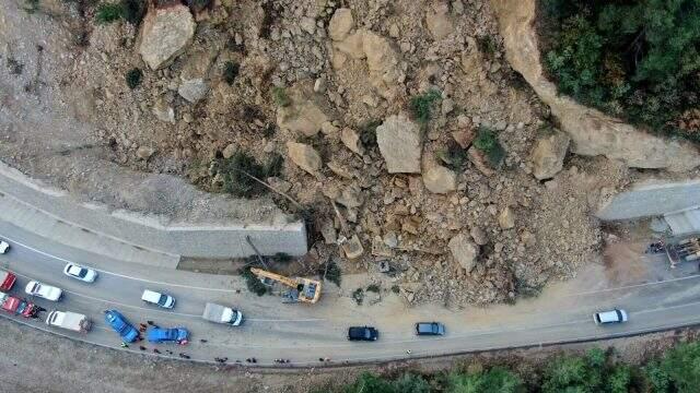 Bursa'da yol çalışması yapılan alanda göçük: 1 kişi öldü Bursa'da yol çalışması yapılan alanda göçük: 1 kişi öldü
