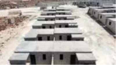Deniz Feneri Derneğince İdlib'de yapılan 650 briket eve aileler yerleştirildi Deniz Feneri Derneğince İdlib'de yapılan 650 briket eve aileler yerleştirildi
