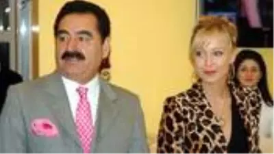 İbrahim Tatlıses'in eski eşi Ayşegül Yıldız'ın pozları, ilişki bulma sitesine düştü İbrahim Tatlıses'in eski eşi Ayşegül Yıldız'ın pozları, ilişki bulma sitesine düştü