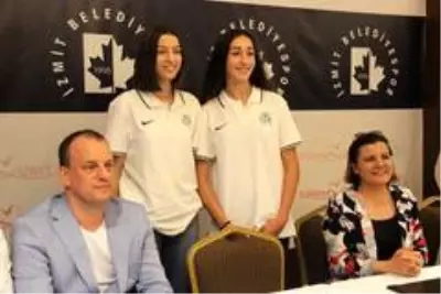 Son dakika haberleri | İzmit Belediyespor 11 yeni transferine imza attırdı Son dakika haberleri | İzmit Belediyespor 11 yeni transferine imza attırdı