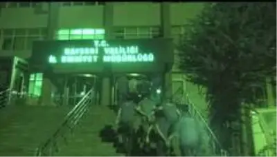 Irak ve Suriye'de DEAŞ içinde faaliyet gösteren 3 kişi Kayseri'de yakalandı Irak ve Suriye'de DEAŞ içinde faaliyet gösteren 3 kişi Kayseri'de yakalandı