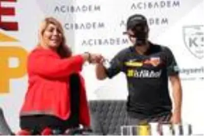 SPOR Kayserispor'dan imza şov SPOR Kayserispor'dan imza şov
