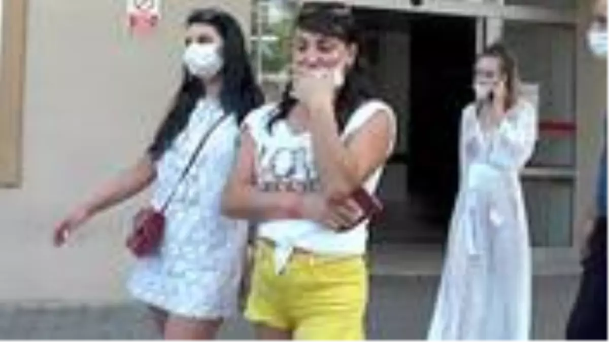 Otelde Rus turistleri 'Maske takın' diyerek uyaran hemşire, yüzüne terlik yedi