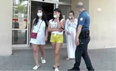 Otelde Rus turistleri 'Maske takın' diyerek uyaran hemşire, yüzüne terlik yedi Otelde Rus turistleri 'Maske takın' diyerek uyaran hemşire, yüzüne terlik yedi