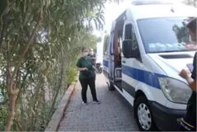 Otelde Rus turistleri 'Maske takın' diyerek uyaran hemşire, yüzüne terlik yedi Otelde Rus turistleri 'Maske takın' diyerek uyaran hemşire, yüzüne terlik yedi