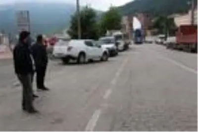 Rüzgar enerji santrali türbininin devasa kanadı taşındı Rüzgar enerji santrali türbininin devasa kanadı taşındı