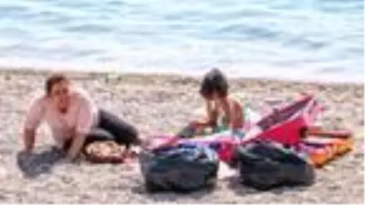 Sahilde 'Ölmek istemiyorum' diye ağlayan kadın, koronavirüslü çıktı Sahilde 'Ölmek istemiyorum' diye ağlayan kadın, koronavirüslü çıktı