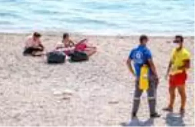 Sahilde 'Ölmek istemiyorum' diye ağlayan kadın, koronavirüslü çıktı Sahilde 'Ölmek istemiyorum' diye ağlayan kadın, koronavirüslü çıktı
