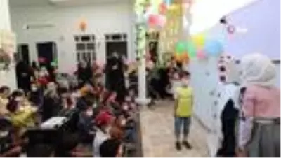 Suriyeli öğrencilerin mezuniyet sevinci