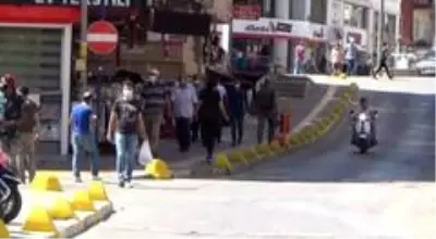 Vakaların arttığı Çankırı'da maske var, sosyal mesafe yok Vakaların arttığı Çankırı'da maske var, sosyal mesafe yok