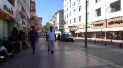 Vakaların arttığı Çankırı'da maske var, sosyal mesafe yok Vakaların arttığı Çankırı'da maske var, sosyal mesafe yok