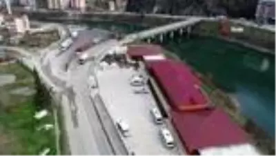 Vali Doruk, vakaların en fazla olduğu Borçka'da maske denetimine çıktı Vali Doruk, vakaların en fazla olduğu Borçka'da maske denetimine çıktı