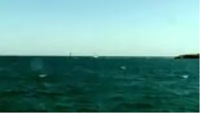 Yan yatan yattaki 2 kişi sahil güvenlik ekiplerince kurtarıldı Yan yatan yattaki 2 kişi sahil güvenlik ekiplerince kurtarıldı