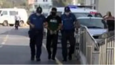 ADANA Erkek arkadaşının balkondan sarkıttığı genç kızı özel harekatçılar kurtardı; operasyon... ADANA Erkek arkadaşının balkondan sarkıttığı genç kızı özel harekatçılar kurtardı; operasyon...