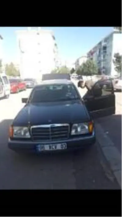 ANKARA Ankara'da çaldıkları 10 otomobili satmaya çalışırken yakalandılar ANKARA Ankara'da çaldıkları 10 otomobili satmaya çalışırken yakalandılar