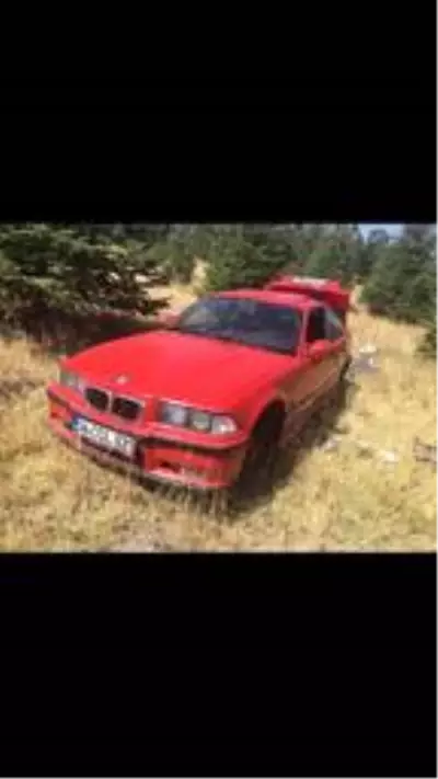 ANKARA Ankara'da çaldıkları 10 otomobili satmaya çalışırken yakalandılar ANKARA Ankara'da çaldıkları 10 otomobili satmaya çalışırken yakalandılar