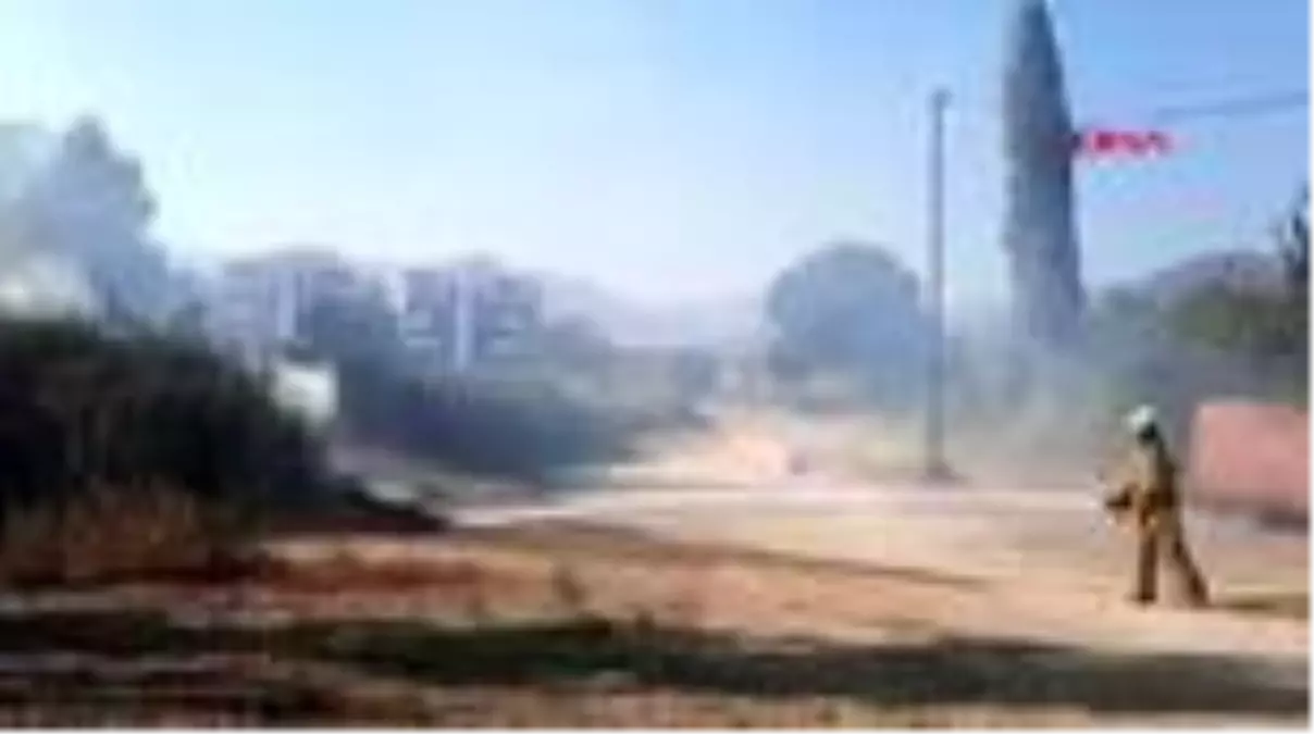 BALIKESİR İtfaiyecilerin yardımına mahallenin çocukları yetişti