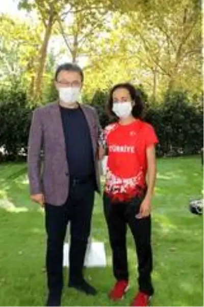 Başkan Deniz Köken, Balkan Şampiyonu Tuğçe'yi tebrik etti Başkan Deniz Köken, Balkan Şampiyonu Tuğçe'yi tebrik etti